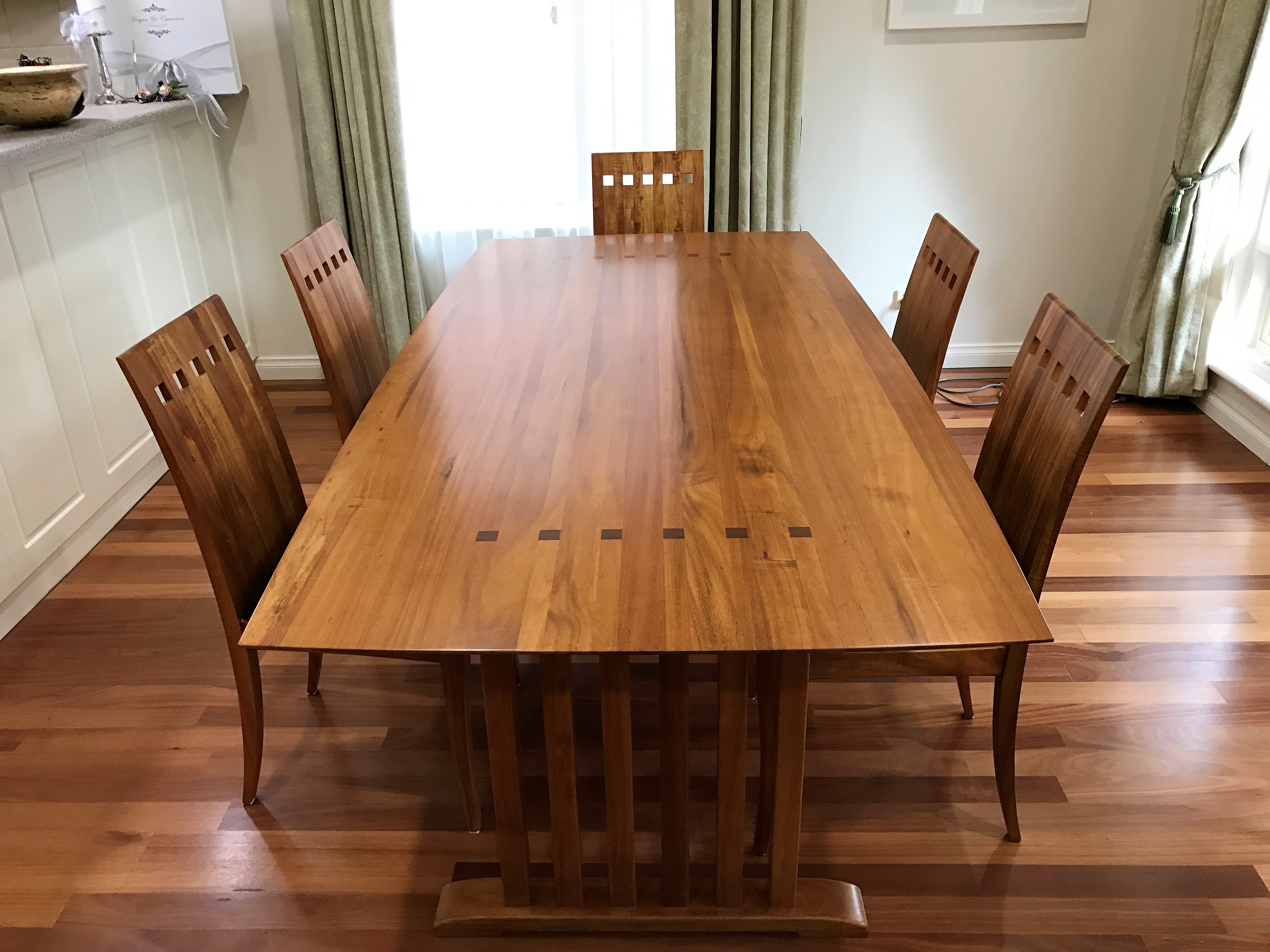 Dining Table – Furniture Restoration Project by Adelaide French Polishers